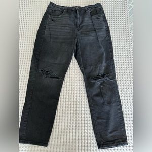 American Eagle Ripped Mom Jean